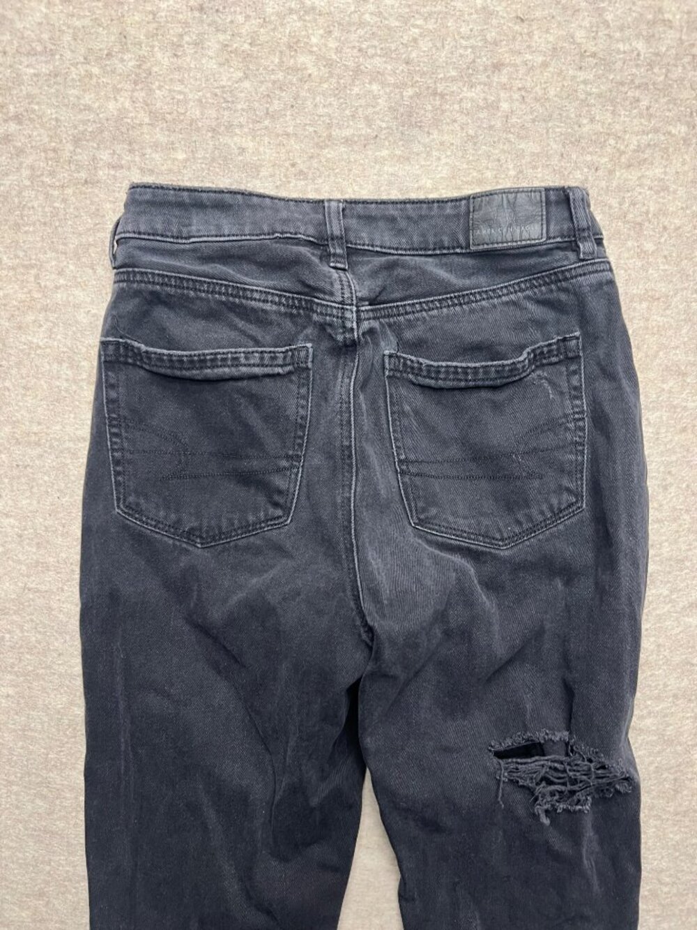 American Eagle High Rise Distressed Mom Jeans Stretch Baggy Ripped Black Denim 2 - Picture 4 of 10